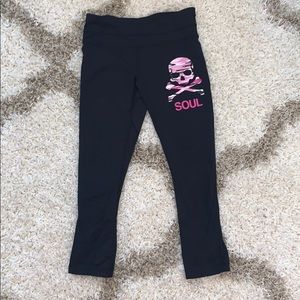Lulu Soul Cycle pink skull 3/4 legging. Size 4.